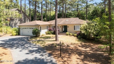 Nestled in the desirable Pinehurst #6 community, this charming on Pinehurst  No. 6 Golf Course in North Carolina - for sale on GolfHomes.com, golf home, golf lot