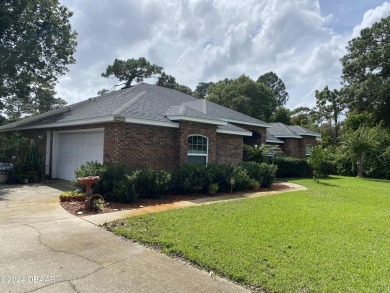 4/2 , pool home located in Glen Abbey Golf community. This on Glen Abbey Golf Club in Florida - for sale on GolfHomes.com, golf home, golf lot