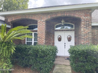 4/2 , pool home located in Glen Abbey Golf community. This on Glen Abbey Golf Club in Florida - for sale on GolfHomes.com, golf home, golf lot