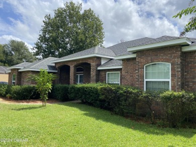 4/2 , pool home located in Glen Abbey Golf community. This on Glen Abbey Golf Club in Florida - for sale on GolfHomes.com, golf home, golf lot