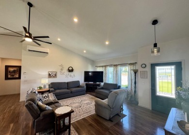 This is a three-bedroom, two-bathroom frame home built in 2020 on  in Oregon - for sale on GolfHomes.com, golf home, golf lot