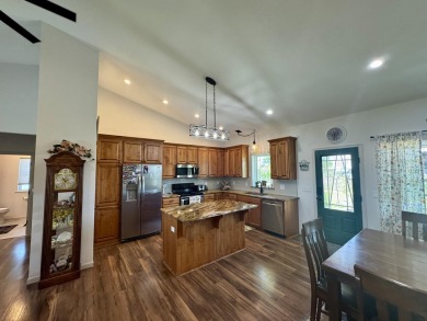 This is a three-bedroom, two-bathroom frame home built in 2020 on  in Oregon - for sale on GolfHomes.com, golf home, golf lot