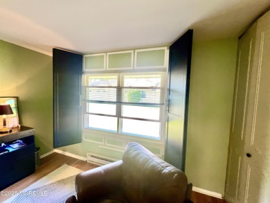 Come view this updatedcharming Cambridge model home. Well on Leisure Village West Assoc. in New Jersey - for sale on GolfHomes.com, golf home, golf lot