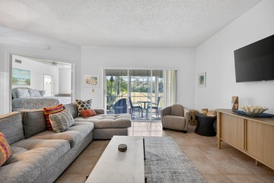 2 bedroom / 2.5 bath w/ primary bedroom on main floor. This home on Jupiter Dunes Golf Course in Florida - for sale on GolfHomes.com, golf home, golf lot