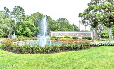 Come view this updatedcharming Cambridge model home. Well on Leisure Village West Assoc. in New Jersey - for sale on GolfHomes.com, golf home, golf lot