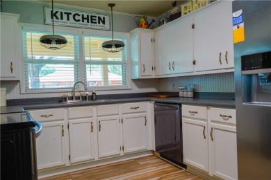 Welcome to this beautifully maintained 3-bedroom, 2-bathroom on Alice Municipal Golf Course in Texas - for sale on GolfHomes.com, golf home, golf lot
