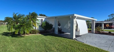 UPDATED HOME ! **MOTIVATED SELLER** GOLF CART INCLUDED  Step on Schalamar Creek Golf and Country Club in Florida - for sale on GolfHomes.com, golf home, golf lot