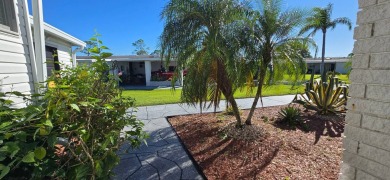 UPDATED HOME ! **MOTIVATED SELLER** GOLF CART INCLUDED  Step on Schalamar Creek Golf and Country Club in Florida - for sale on GolfHomes.com, golf home, golf lot