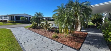 UPDATED HOME ! **MOTIVATED SELLER** GOLF CART INCLUDED  Step on Schalamar Creek Golf and Country Club in Florida - for sale on GolfHomes.com, golf home, golf lot