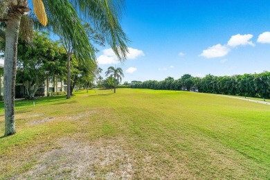 Beautifully updated convertible 3 bedroom, 2 bath condo located on Hunters Run Golf and Country Club in Florida - for sale on GolfHomes.com, golf home, golf lot