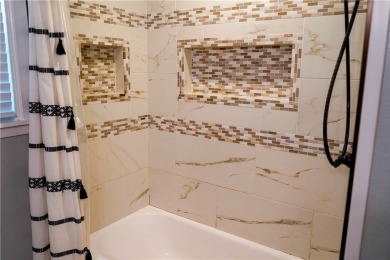 Welcome to this beautifully maintained 3-bedroom, 2-bathroom on Alice Municipal Golf Course in Texas - for sale on GolfHomes.com, golf home, golf lot