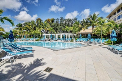 Beautifully updated convertible 3 bedroom, 2 bath condo located on Hunters Run Golf and Country Club in Florida - for sale on GolfHomes.com, golf home, golf lot