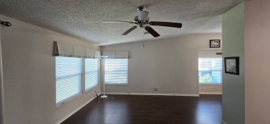 UPDATED HOME ! **MOTIVATED SELLER** GOLF CART INCLUDED  Step on Schalamar Creek Golf and Country Club in Florida - for sale on GolfHomes.com, golf home, golf lot