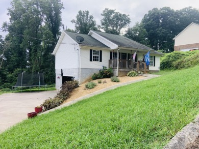 Very nice rancher, well maintained. 3 bedrooms, 2 full baths on The Country Club Inc. in Tennessee - for sale on GolfHomes.com, golf home, golf lot