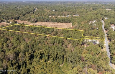 MAKE AN OFFER! NOW OFFERING SELLER FINANCING. A rare and unique on Seven Lakes Country Club in North Carolina - for sale on GolfHomes.com, golf home, golf lot