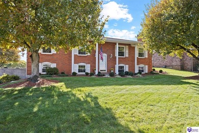 First time on the market in 40 years! This pristine, all-brick on Elizabethtown Municipal Par-3 in Kentucky - for sale on GolfHomes.com, golf home, golf lot