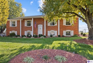 First time on the market in 40 years! This pristine, all-brick on Elizabethtown Municipal Par-3 in Kentucky - for sale on GolfHomes.com, golf home, golf lot