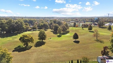 First time on the market in 40 years! This pristine, all-brick on Elizabethtown Municipal Par-3 in Kentucky - for sale on GolfHomes.com, golf home, golf lot