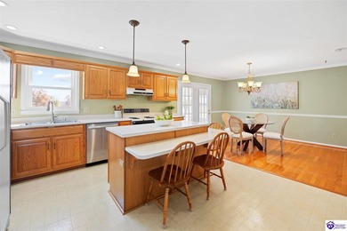 First time on the market in 40 years! This pristine, all-brick on Elizabethtown Municipal Par-3 in Kentucky - for sale on GolfHomes.com, golf home, golf lot