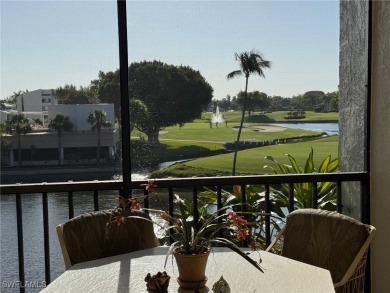 Spacious 2-bedroom top-floor unit with great view over the lake on The Landings Yacht, Golf and Tennis Club in Florida - for sale on GolfHomes.com, golf home, golf lot