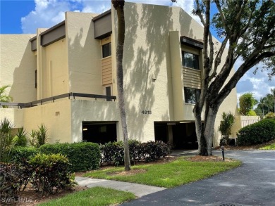 Spacious 2-bedroom top-floor unit with great view over the lake on The Landings Yacht, Golf and Tennis Club in Florida - for sale on GolfHomes.com, golf home, golf lot