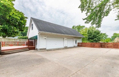 Welcome to 3530 Baker Ave, a 3-bedroom, 2.5-bathroom property on Evansville Country Club in Indiana - for sale on GolfHomes.com, golf home, golf lot