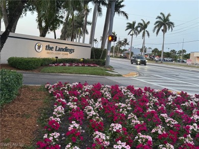 Spacious 2-bedroom top-floor unit with great view over the lake on The Landings Yacht, Golf and Tennis Club in Florida - for sale on GolfHomes.com, golf home, golf lot