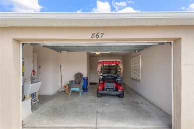 TURNKEY COURTYARD!! Low maintenance yard, no grass all rock on Pennbrooke Fairways in Florida - for sale on GolfHomes.com, golf home, golf lot