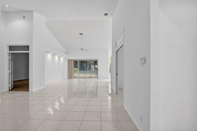 Excellent OPPORTUNITY at Aberdeen Country Club. This large villa on Aberdeen Golf and Country Club in Florida - for sale on GolfHomes.com, golf home, golf lot