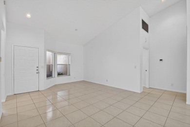Excellent OPPORTUNITY at Aberdeen Country Club. This large villa on Aberdeen Golf and Country Club in Florida - for sale on GolfHomes.com, golf home, golf lot