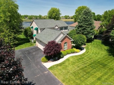 Looking for a house that offers AMAZING VIEWS, Outdoor adventure on Indianwood Golf and Country Club in Michigan - for sale on GolfHomes.com, golf home, golf lot