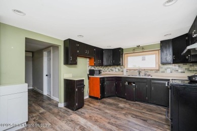 Welcome to 53 Morris St  a 2 bedroom home sitting on large on South Shore Golf Course in New York - for sale on GolfHomes.com, golf home, golf lot