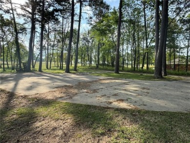 Rare Find on the Russellville Golf Course!
This spacious home on Russellville Country Club in Arkansas - for sale on GolfHomes.com, golf home, golf lot