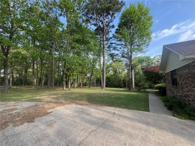 Rare Find on the Russellville Golf Course!
This spacious home on Russellville Country Club in Arkansas - for sale on GolfHomes.com, golf home, golf lot