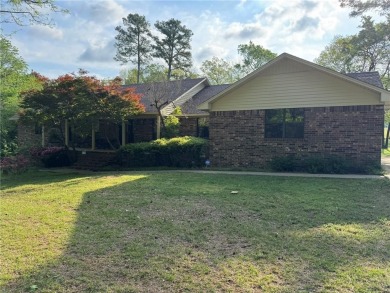 Rare Find on the Russellville Golf Course!
This spacious home on Russellville Country Club in Arkansas - for sale on GolfHomes.com, golf home, golf lot