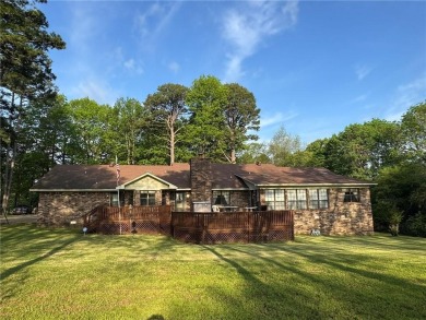 Rare Find on the Russellville Golf Course!
This spacious home on Russellville Country Club in Arkansas - for sale on GolfHomes.com, golf home, golf lot