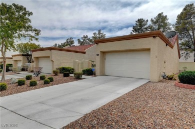 Beautiful Well-Maintained townhome in Sun City Summerlin on Highland Falls Golf Club in Nevada - for sale on GolfHomes.com, golf home, golf lot