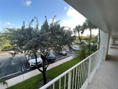 Fully remodeled 2/2 in Palm Aire with beautiful golf course on  in Florida - for sale on GolfHomes.com, golf home, golf lot