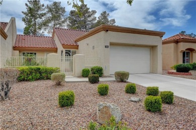 Beautiful Well-Maintained townhome in Sun City Summerlin on Highland Falls Golf Club in Nevada - for sale on GolfHomes.com, golf home, golf lot