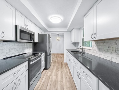 Under contract-accepting backup offers. Welcome to 1408 W Del on North Lakes Golf Course in Florida - for sale on GolfHomes.com, golf home, golf lot