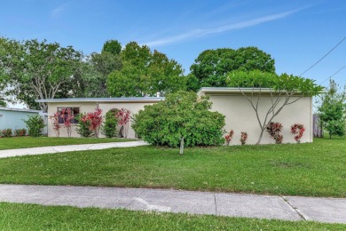 Beautiful 3 Bedroom, 2 Bathroom, 1 Car Garage Home in the on Club Med Sandpiper in Florida - for sale on GolfHomes.com, golf home, golf lot