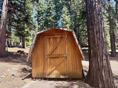 This darling little Lake Almanor Country Club cabin could be the on Lake Almanor Country Club in California - for sale on GolfHomes.com, golf home, golf lot