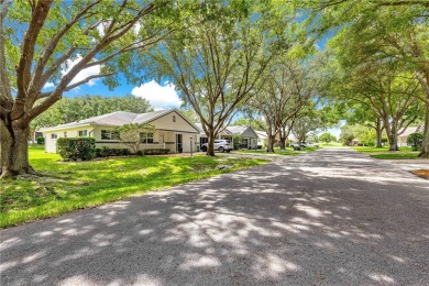 Popular Delphina End Unit Villa located in the Crescent Ridge on On Top of the World Golf Course in Florida - for sale on GolfHomes.com, golf home, golf lot