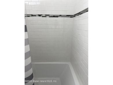Welcome to this spacious updated one-bedroom apartment in a on Silver Lake Golf Course in New York - for sale on GolfHomes.com, golf home, golf lot