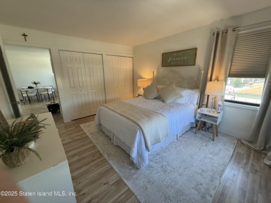Welcome to this spacious updated one-bedroom apartment in a on Silver Lake Golf Course in New York - for sale on GolfHomes.com, golf home, golf lot