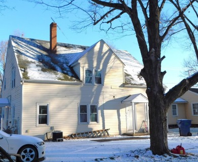 Here's a very large and well laid out 2 unit just down the road on Blossom Trails Golf Club in Michigan - for sale on GolfHomes.com, golf home, golf lot