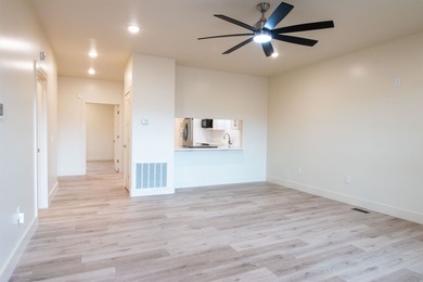 Luxury condominium located on Cooper's Hawk Golf Course on Coopers Hawk in Arkansas - for sale on GolfHomes.com, golf home, golf lot