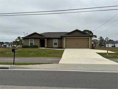 SELLER WILL HELP WITH CLOSING COSTS*******THIS SELLERS LOSS IS on Burnt Store Golf Club in Florida - for sale on GolfHomes.com, golf home, golf lot