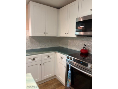?? Beautifully Updated Home in Pine Lakes Country Club! Welcome on Pine Lakes Country Club in Florida - for sale on GolfHomes.com, golf home, golf lot
