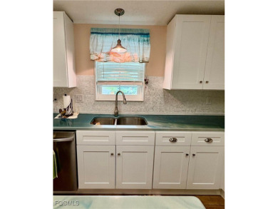 ?? Beautifully Updated Home in Pine Lakes Country Club! Welcome on Pine Lakes Country Club in Florida - for sale on GolfHomes.com, golf home, golf lot